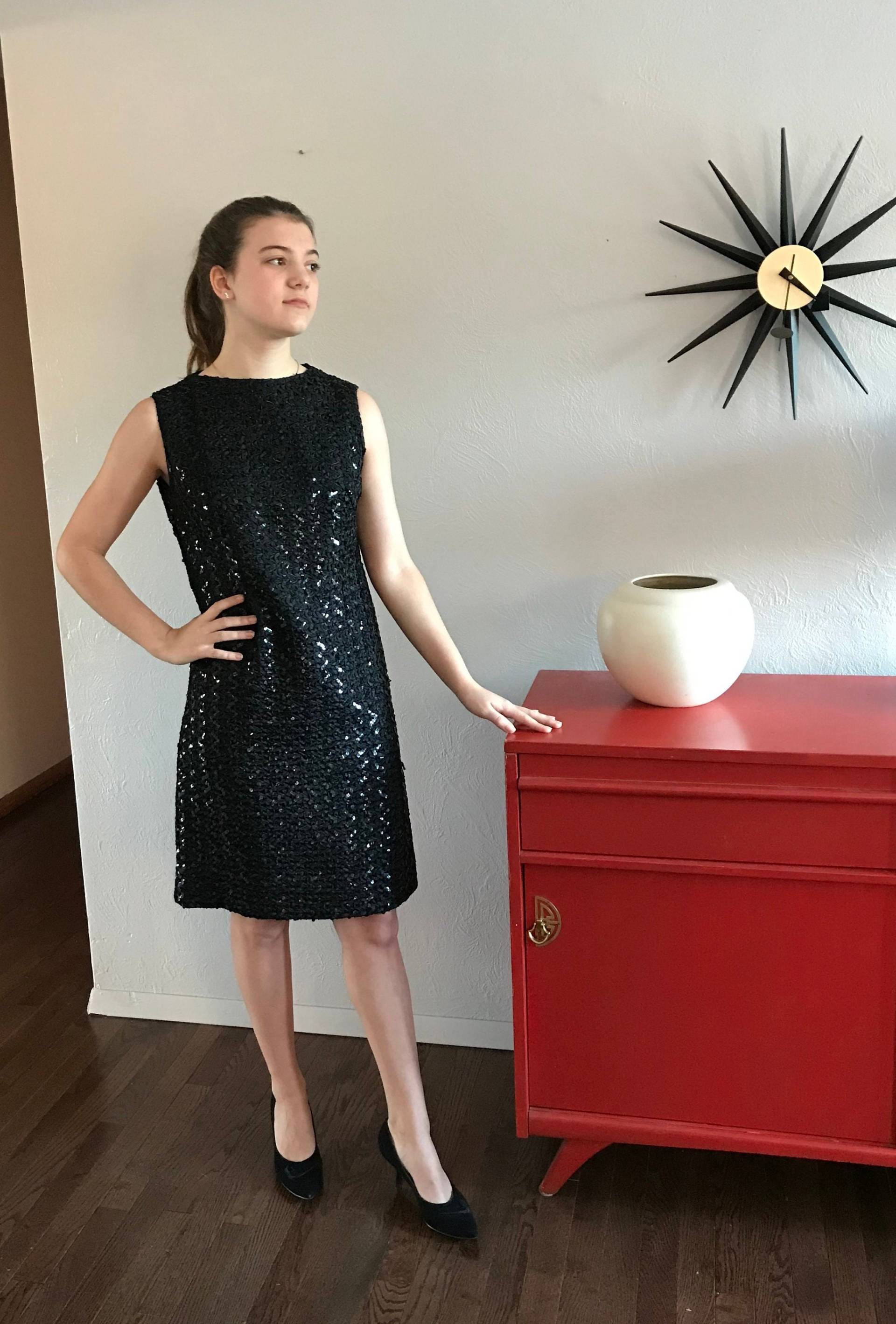 50Er Jahre 60Er Funkelnden Schwarzen Seqins Cocktail Party Kleid Sm 50Er Jahre 60Er Funkelnden Schwarzen Seqins Cocktail Party Kleid Sm von Luckyduckyvintage1