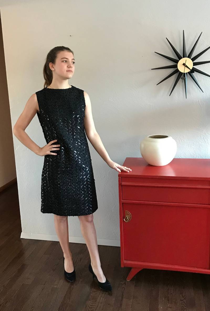 50Er Jahre 60Er Funkelnden Schwarzen Seqins Cocktail Party Kleid Sm 50Er Jahre 60Er Funkelnden Schwarzen Seqins Cocktail Party Kleid Sm von Luckyduckyvintage1