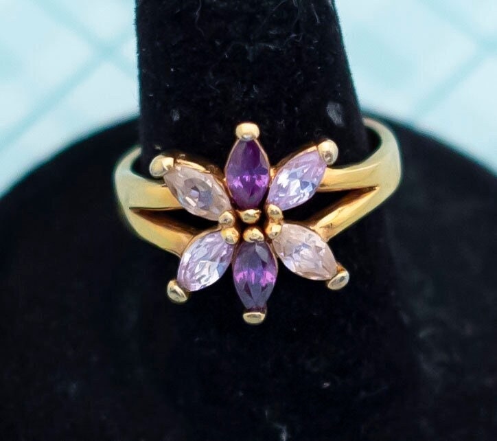 Elegantes Goldfarbenes Band Schmetterling Floral Ring - Größe 7 L6 von LuckyvintagefindsUS