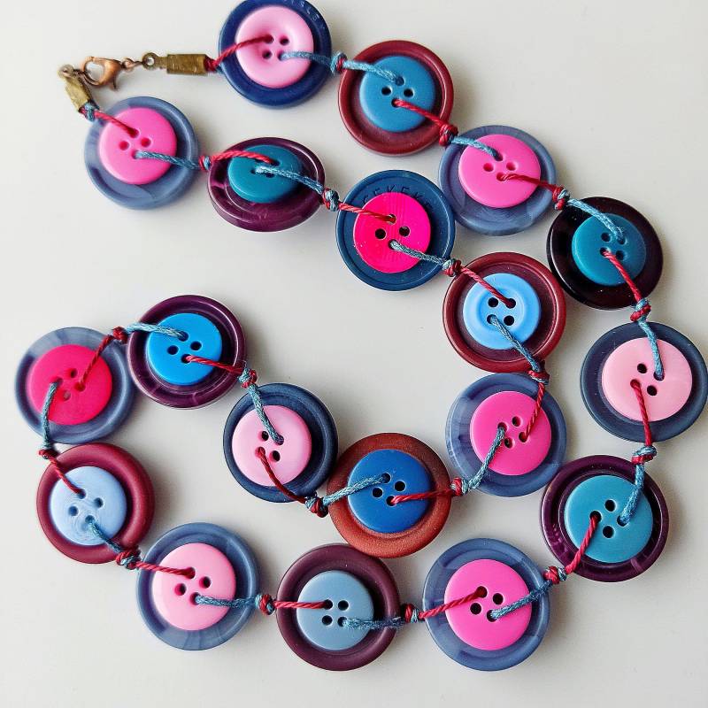 Blau-Pink-Rote Knopfkette Blau-Pink-Rote Knopfkette von LucyLynnTreasures