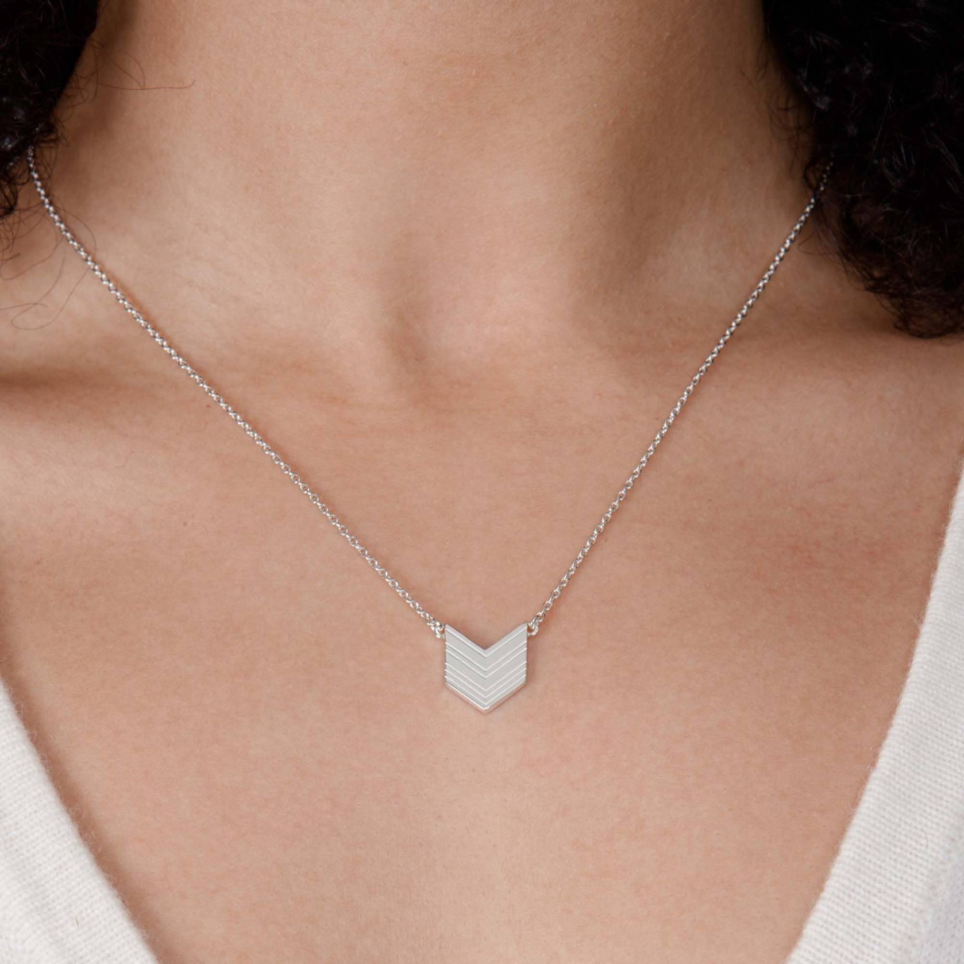 Art Deco Pfeil Anhänger in Silber, Gold Oder Roségold - Designer Schmuck Design Halskette, Halskette von LucyQuartermaineltd