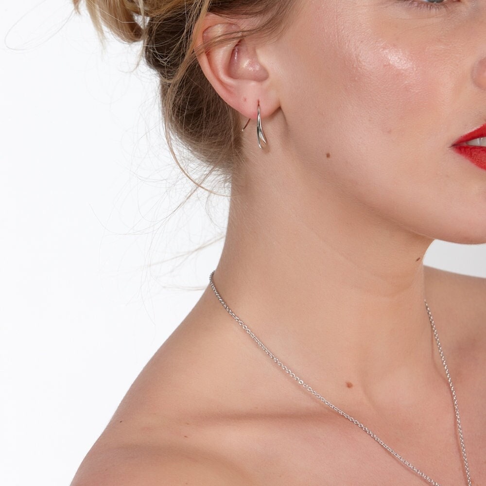 Gedrehte Ohrringe Aus Sterlingsilber Gedrehte Ohrringe Aus Sterlingsilber von LucyQuartermaineltd