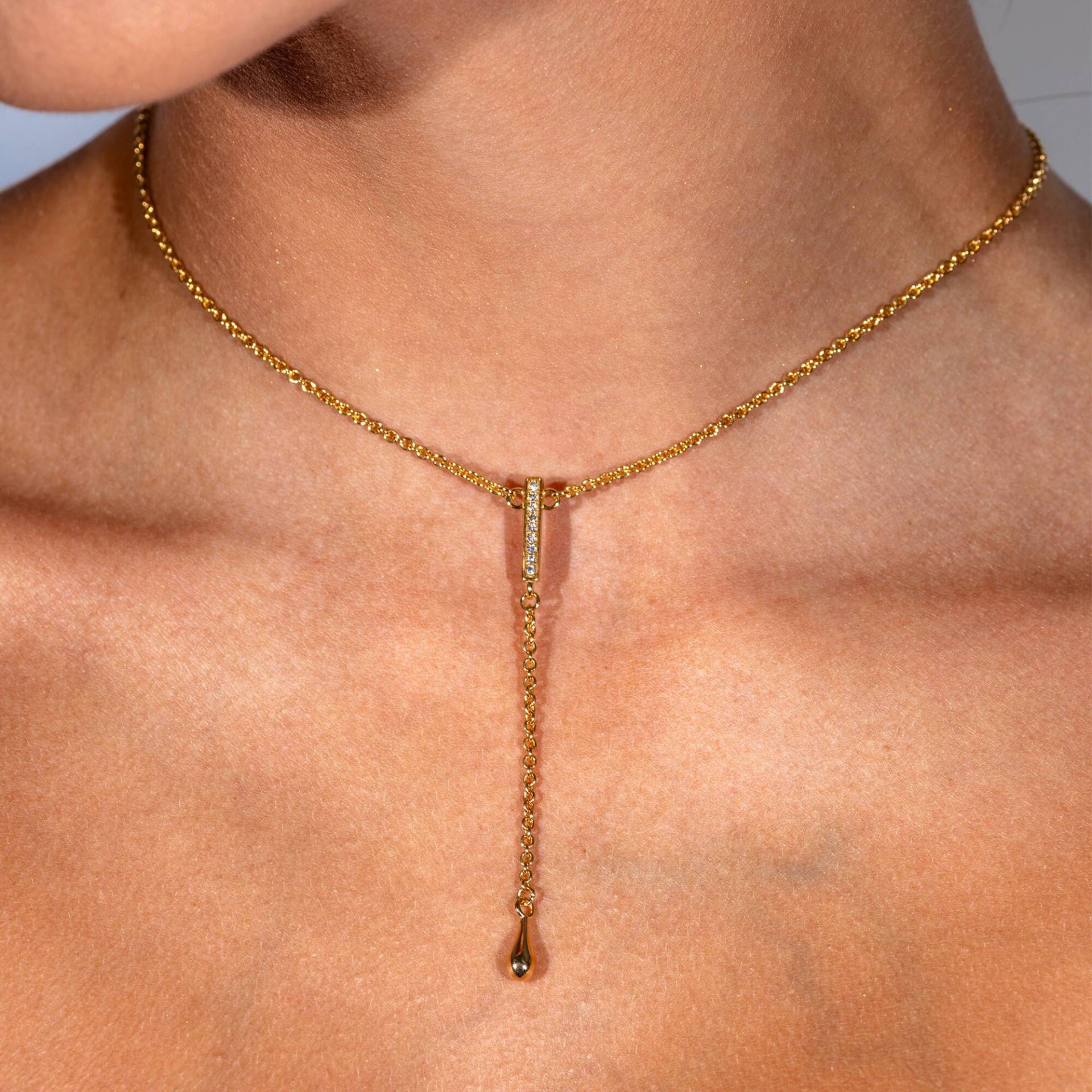 Skinny Drip Langer Anhänger Mit Weißem Topas in Gold Vermeil, Preisgekrönter Designerschmuck, Schmuck Für Den Alltag, Anlassschmuck, Lucy von LucyQuartermaineltd