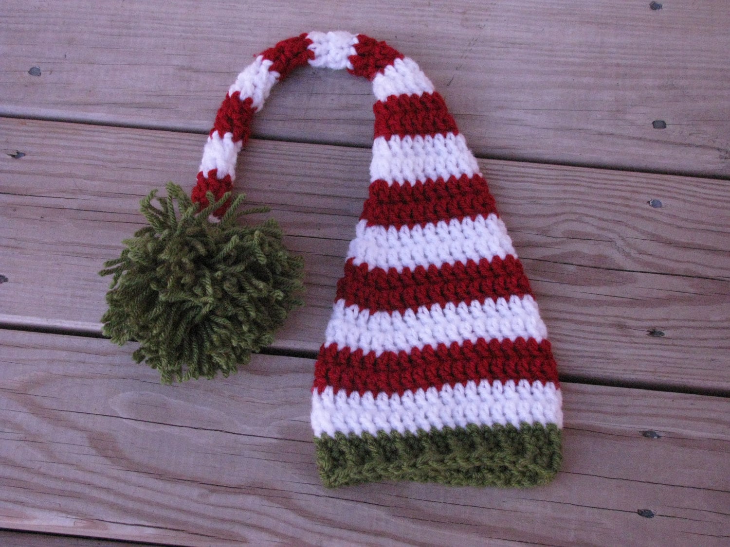 Rot Weiß Gestreifter Weihnachtswichtel Weihnachtsmütze von LucyTootCreations