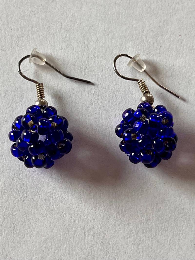 Blaue Perlen Ohrringe von LucysBeadCrafts