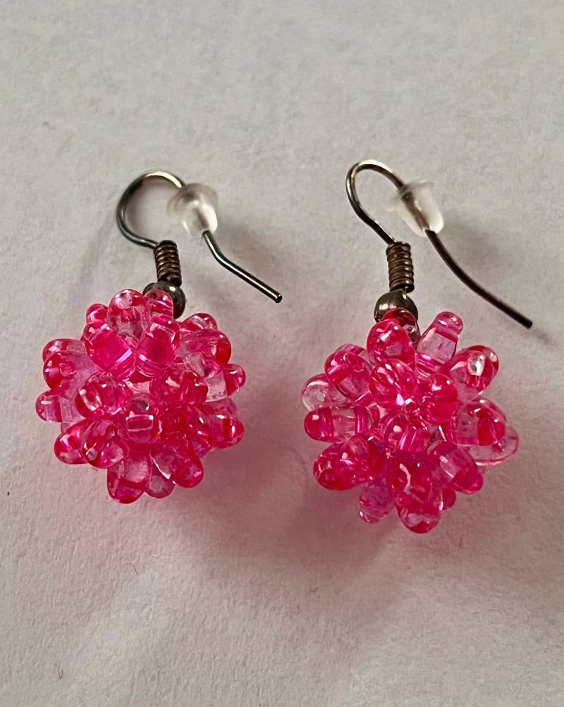 Perlenohrringe in Rosa von LucysBeadCrafts