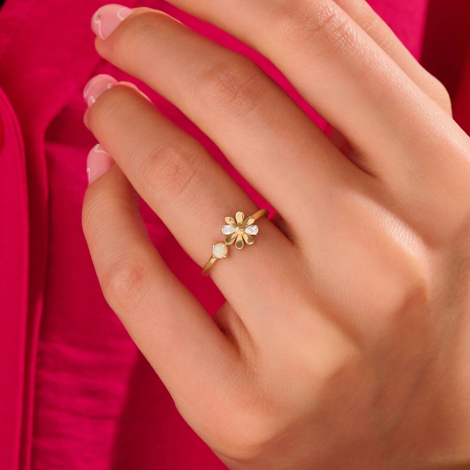 14K Gold Daisy Ring, Solid Blumen Versprechen Opal Ring Für Frauen, Niedlicher Täglicher Statement Natur Inspiriert Weißer von LucysFineJewelry