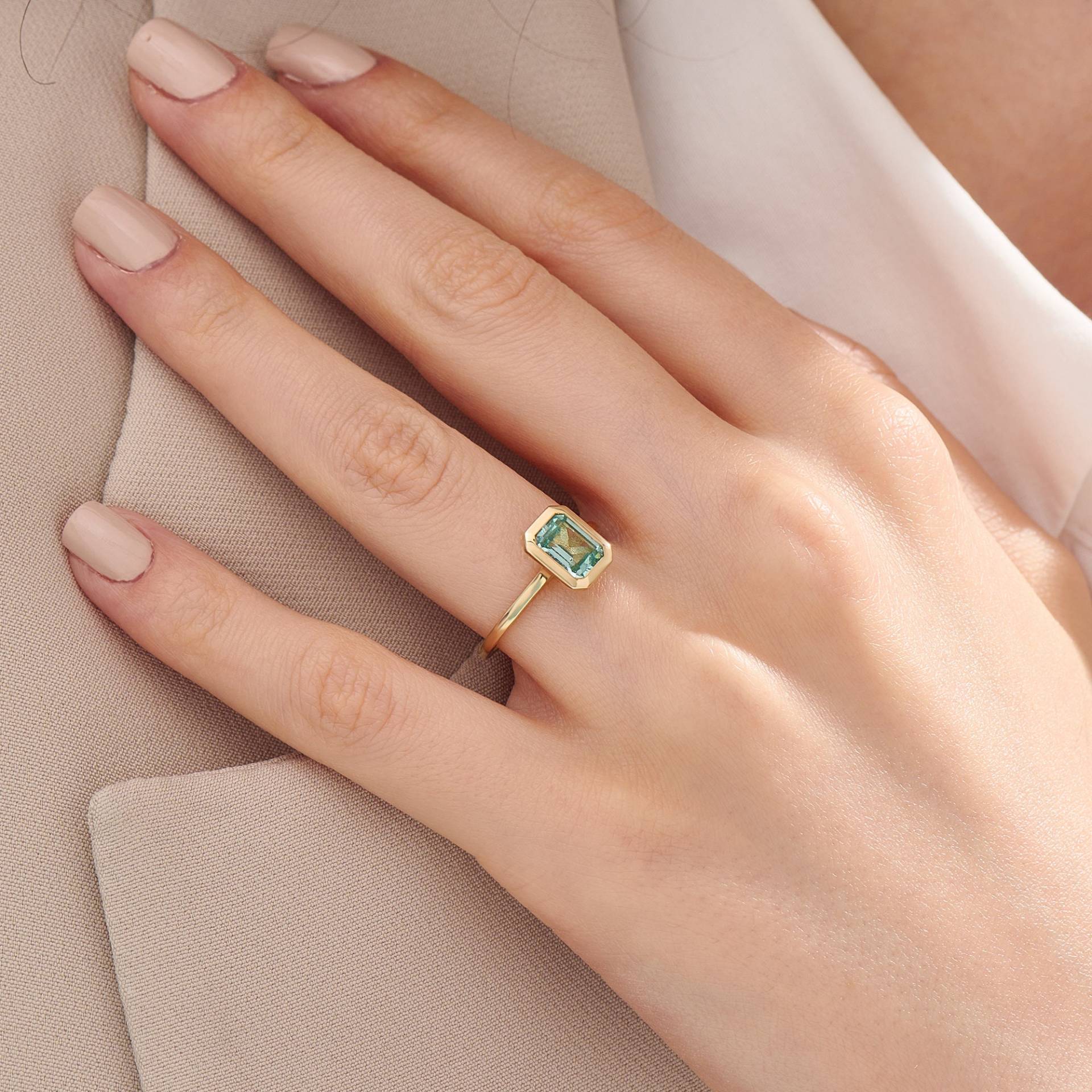 14K Gold Mint Turmalin Verlobungsring, Solitärring Aus Massivem Mit Blauem Edelstein, Einzigartiger Turmalinring Lünette Für Damen, Zierlicher von LucysFineJewelry