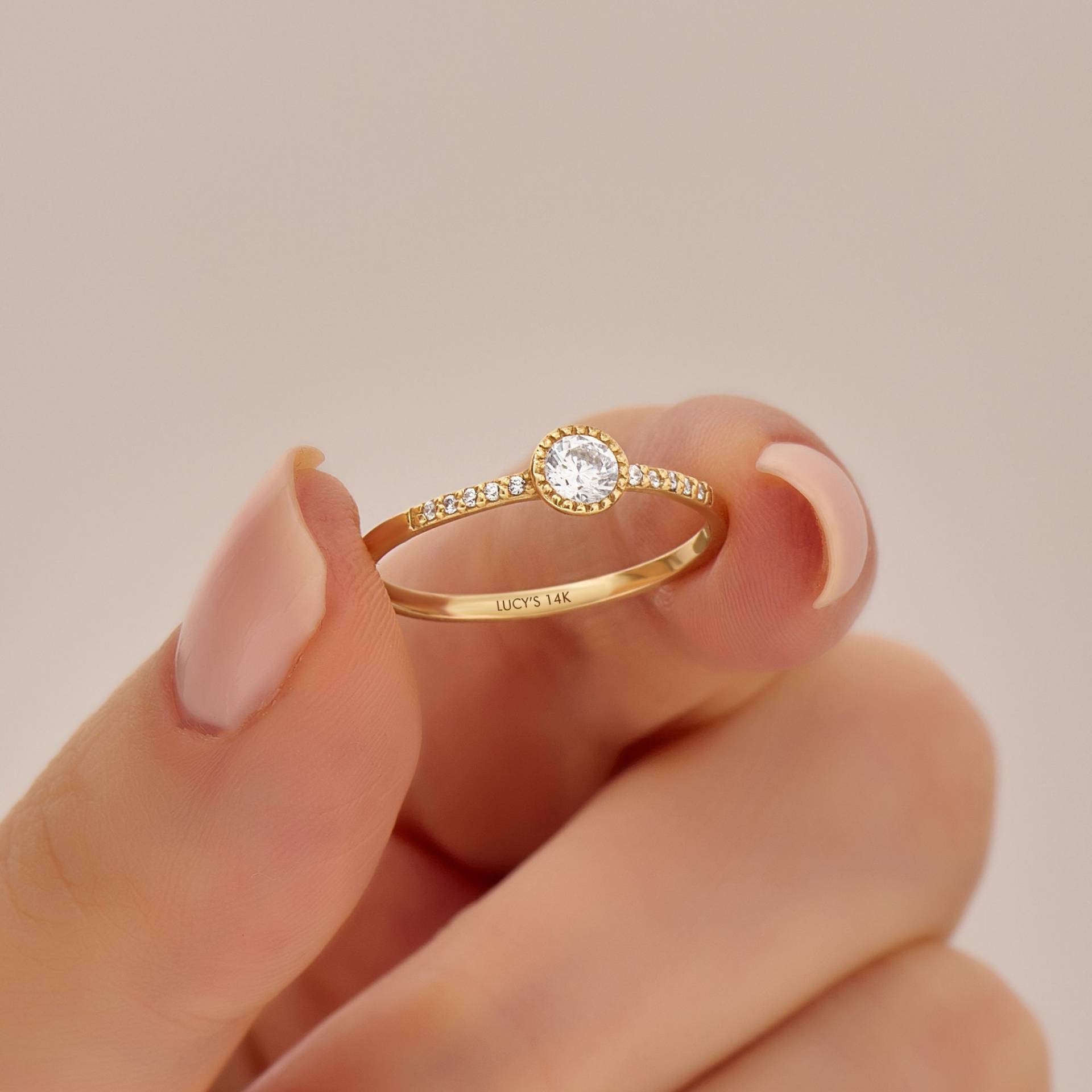 Diamant Minimalist Akzent Solitär Ring, 14 Karat Solid Gold Tiny Verlobungsringe Für Frauen, Lünette Versprechen 0, 20Ct Echter Natürlicher Ring von LucysFineJewelry