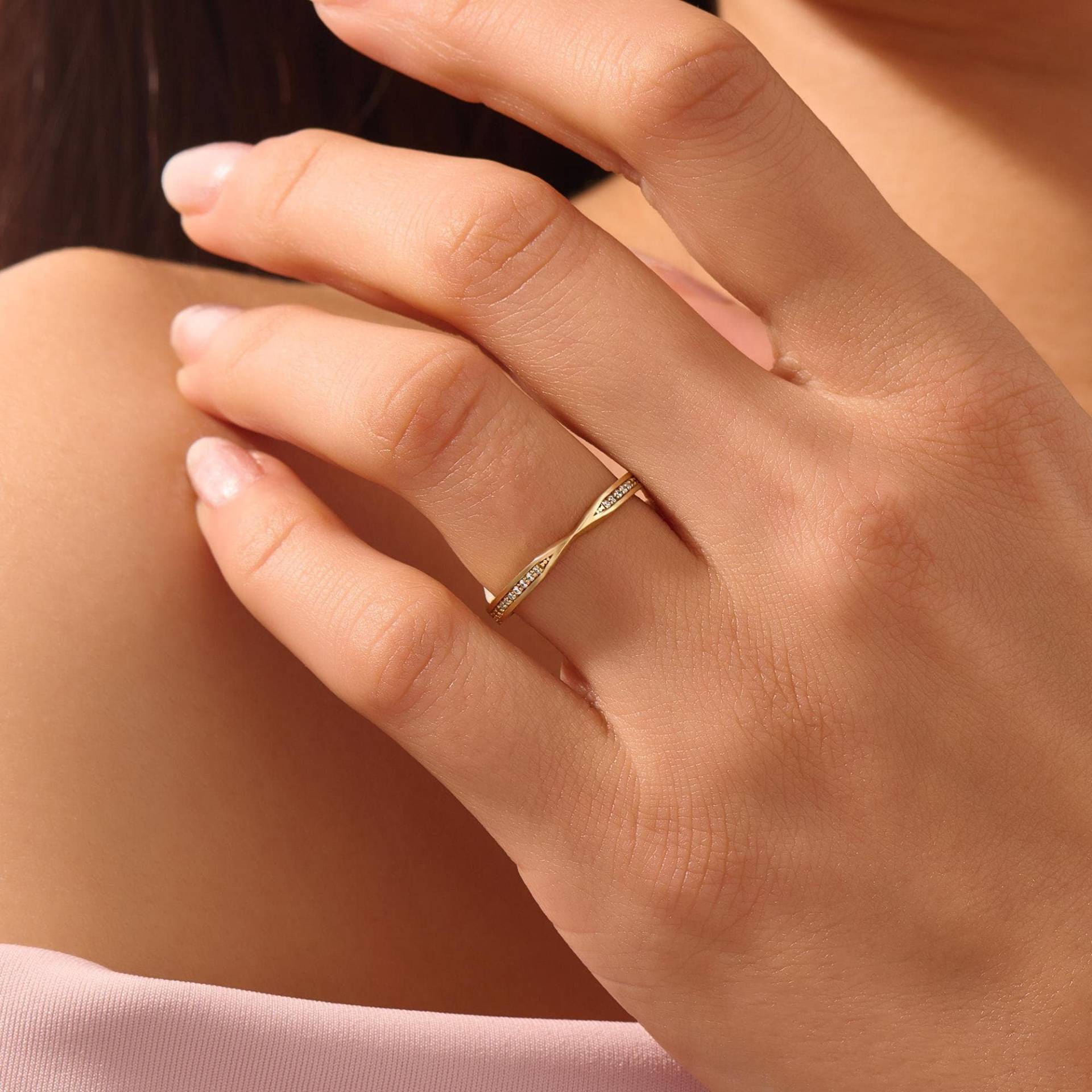 14K Pave Diamant Eingeklemmt Ehering, Stapelring Enhancer Für Frauen, Solid Gold Nesting Channet Set Band, Geschenk Sie 14K Pave Diamant Eingeklemmt Ehering, Stapelring Enhancer Für Frauen, Solid Gold Nesting Channet Set Band, Geschenk Sie von LucysFineJewelry