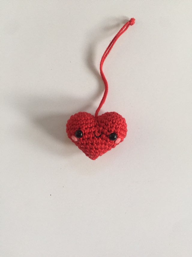 Gehäkelter Anhänger, Schlüsselanhänger, Amigurumi Herz, Kawaii, Heart Gehäkelter Anhänger, Schlüsselanhänger, Amigurumi Herz, Kawaii, Heart von LucysKawaiiShop
