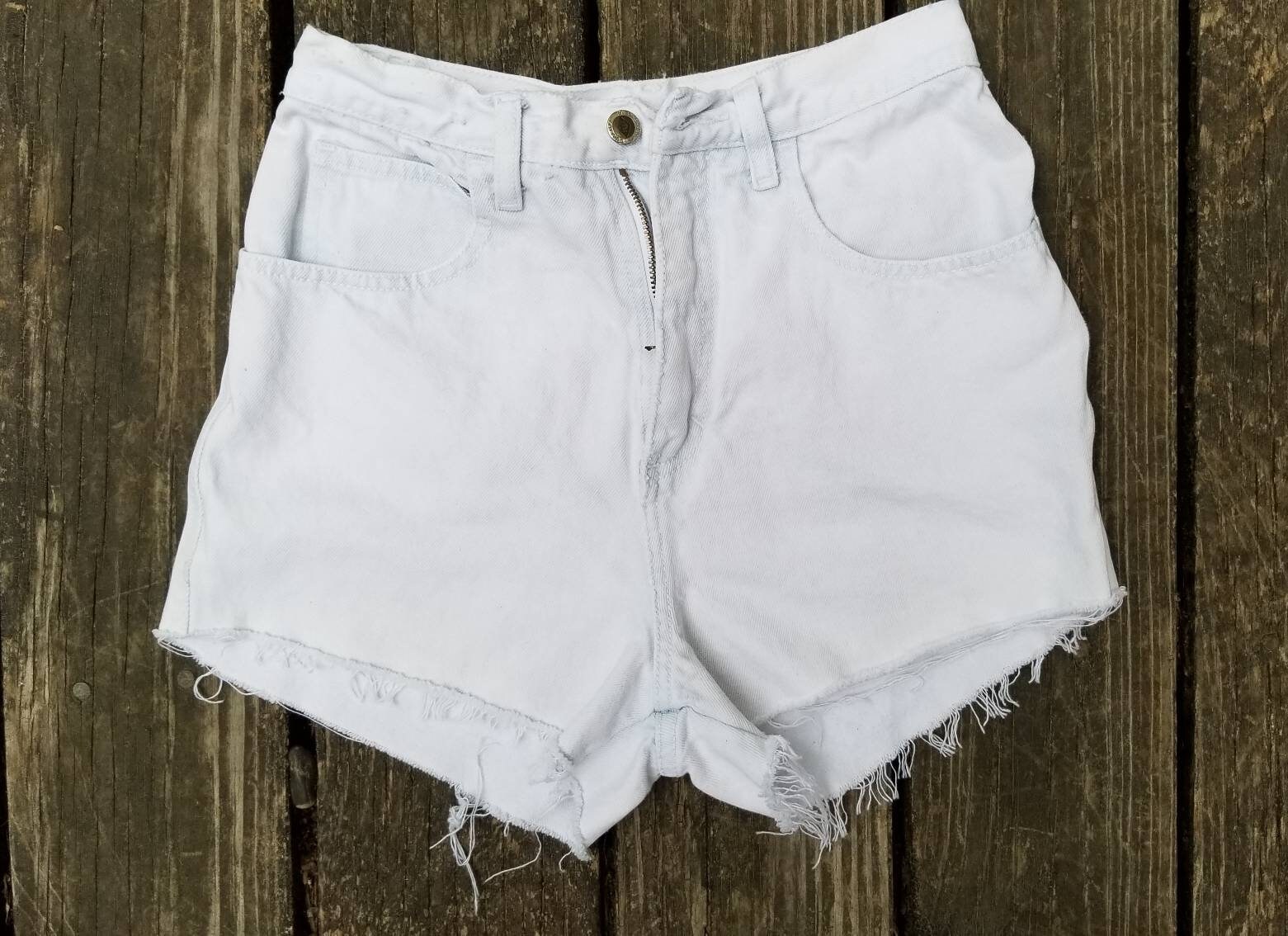 1980Er Jahre Zena Jeans Mit Hoher Taille, Weiße Cutoffs, Größe 7 von LucysVintage72