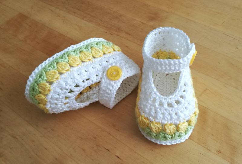 Gehäkelte Babyschuhe Ballerina Weiß Gelbe Tulpen Gehäkelte Babyschuhe Ballerina Weiß Gelbe Tulpen von LucysWoollyWorld