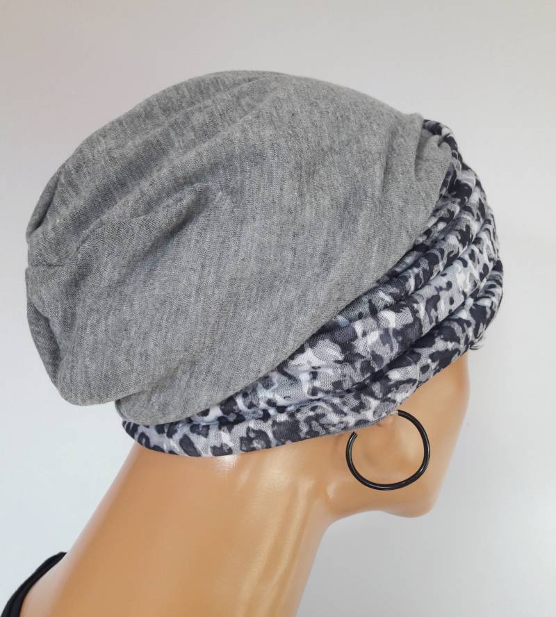 Luxus Beanie 2Tl.set Wende Mütze Grau Weis Stirnband Raubkatze Motiv Jersey Chemo Alopezie von Ludeline