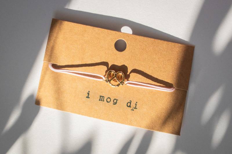 Brezel Armband 14K Vergoldet Rosa⎢Trachtenschmuck⎢Dirndl⎢Oktoberfest von LudmillasLittleShop