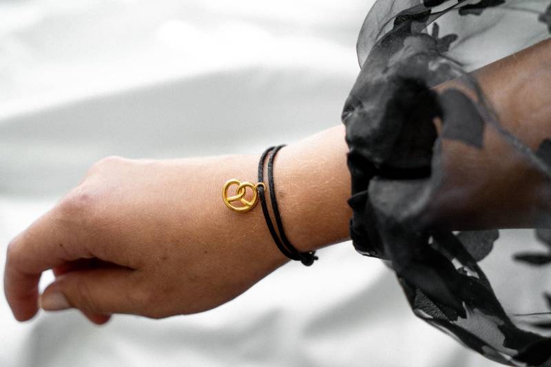 Brezel Armband Gold⎢Trachtenschmuck⎢Dirndl⎢Oktoberfest Brezel Armband Gold⎢Trachtenschmuck⎢Dirndl⎢Oktoberfest von LudmillasLittleShop