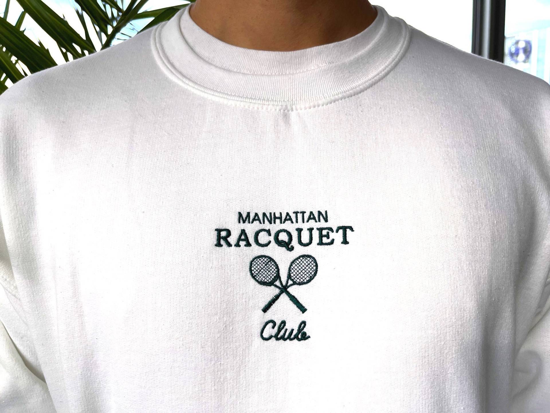 Manhattan Besticktes Sweatshirt | Personalisierbar, Vintage, Unisex Rundhalspullover von LudusApparel