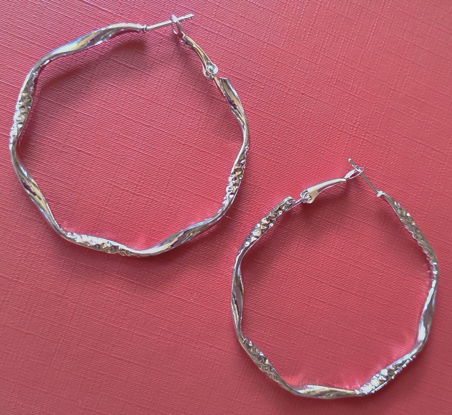 Ohrringe Creolen Kreolen Silber Plattiert Klapp Brisur Handarbeit Silber 1 Paar Juwelier Qualität Schmuckmanufaktur Damen Mädchen Edelstahl von LuederitzDesign