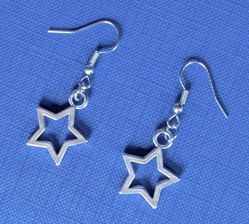 Sterne Ohrringe Silber Plattiert Ohrhänger Edelstahl Ohrschmuck Sternchen Star Stern Hand Made Deutsche Schmuckmanufaktur Damen Mädchen Neu von LuederitzDesign
