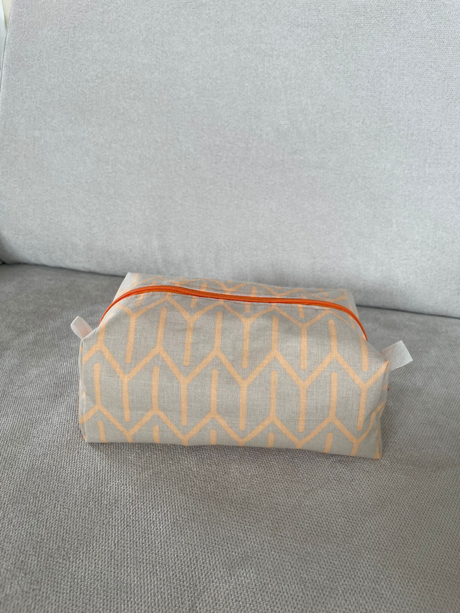 Kosmetiktasche Orange Neon 19x9x11 cm Kosmetiktasche Orange Neon 19x9x11 cm von LuettenShopDE