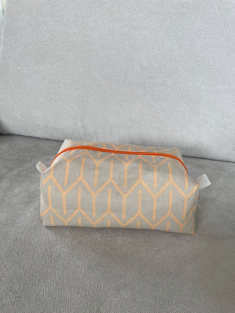 Kosmetiktasche Orange Neon 19x9x11 cm Kosmetiktasche Orange Neon 19x9x11 cm von LuettenShopDE