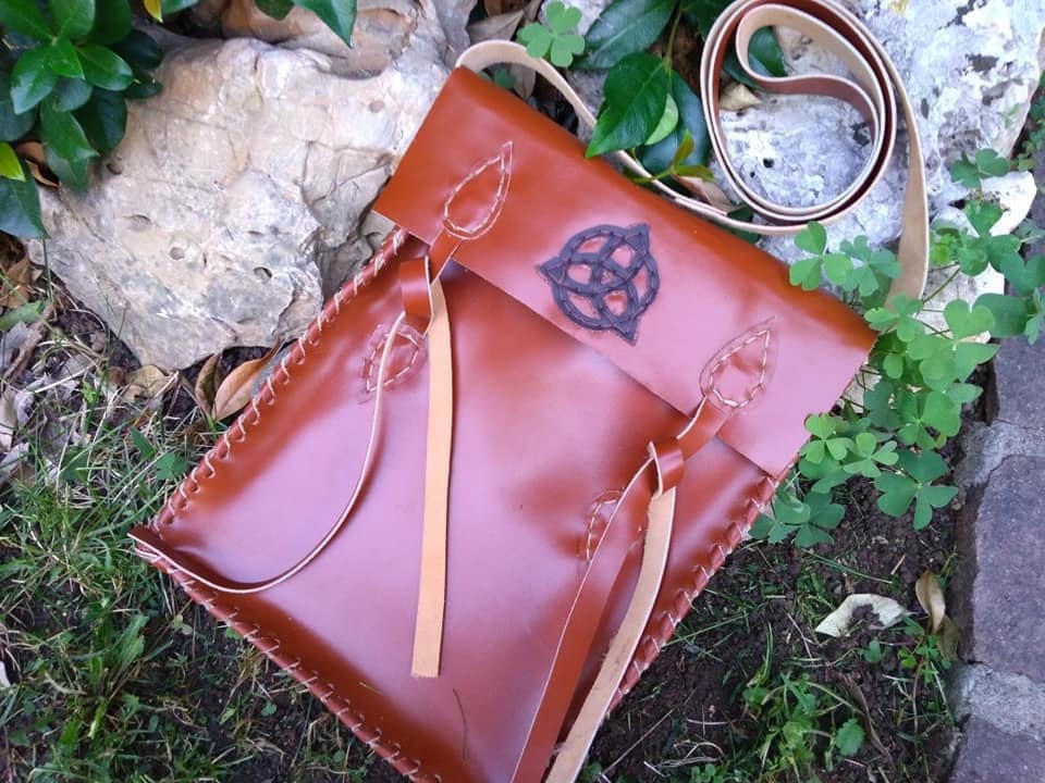 Triquetra Ledertasche Triquetra Ledertasche von LughAislingCelticArt