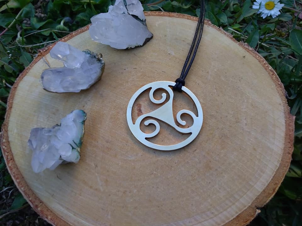 Triskell Messing Anhänger Triskell Messing Anhänger von LughAislingCelticArt