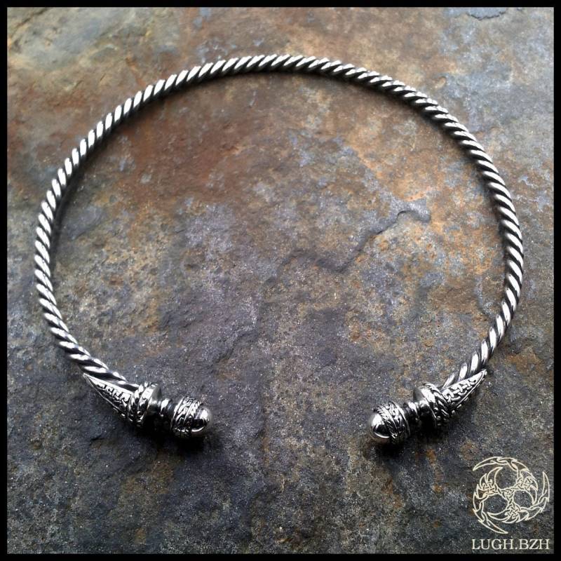 Belenos | Arc'hant Celtic Torque in Silber von LughJewellery