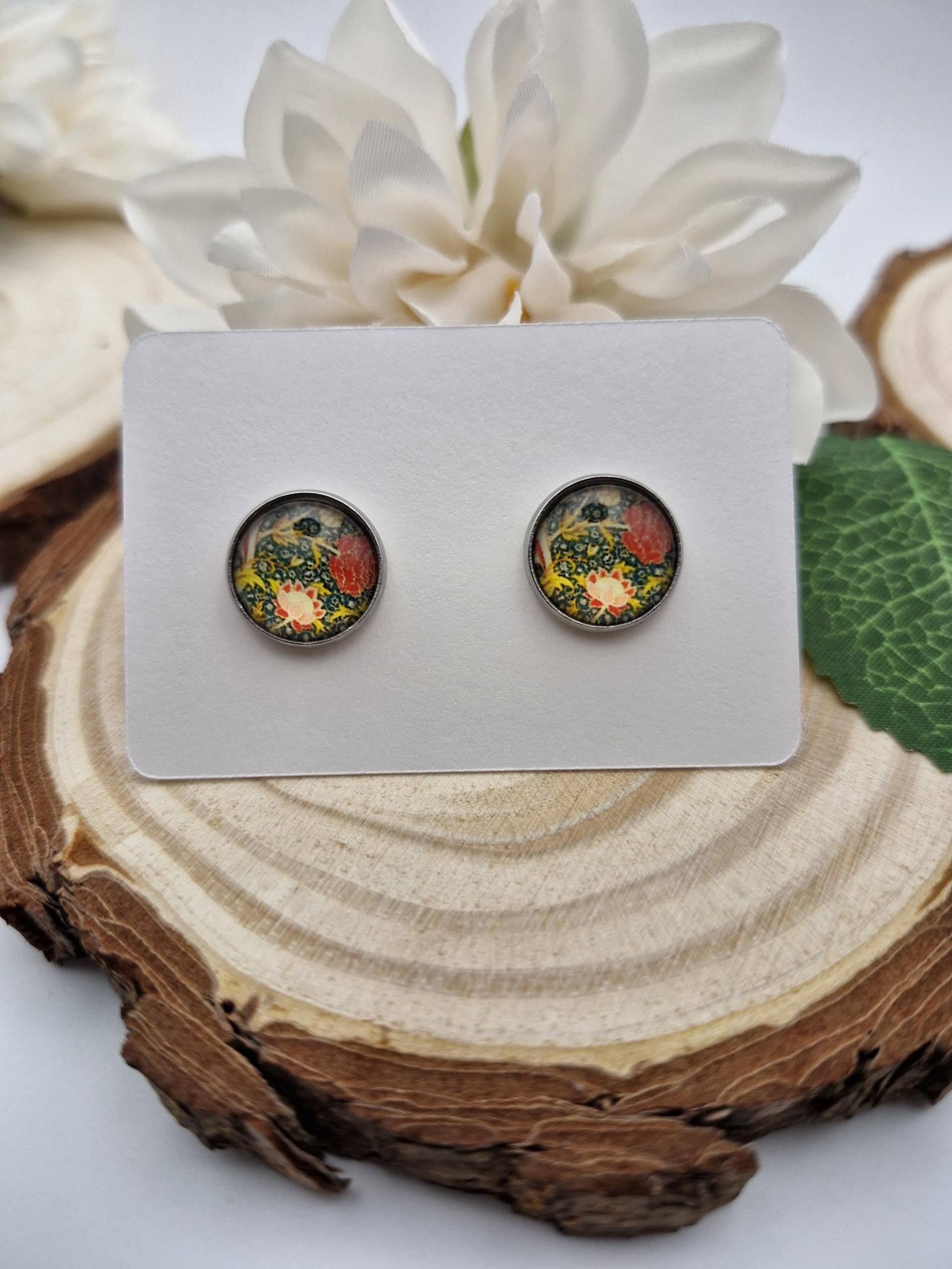 Cabochons, Ohrstecker, 12 Mm, Blume, Schmuck Accessoires, Geschenk, Muttertag, Weihnachten, Geburtstag, Frau, Vintage, 114 Cabochons, Ohrstecker, 12 Mm, Blume, Schmuck Accessoires, Geschenk, Muttertag, Weihnachten, Geburtstag, Frau, Vintage, 114 von LugumasHandmadeShop