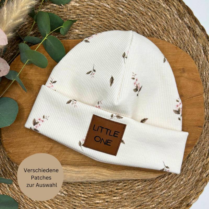 Hipster Beanie, Ribjersey Mit Blumenmuster, Babymütze, Kindermütze, Individuelle Patches Zur Auswahl Hipster Beanie, Ribjersey Mit Blumenmuster, Babymütze, Kindermütze, Individuelle Patches Zur Auswahl von Luibu
