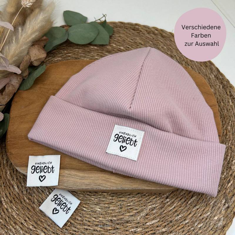 Hipster Beanie Aus Ribjersey in Altrosa - Mit Unendlich Geliebt Label Verschiedene Farben Möglich Hipster Beanie Aus Ribjersey in Altrosa - Mit Unendlich Geliebt Label Verschiedene Farben Möglich von Luibu