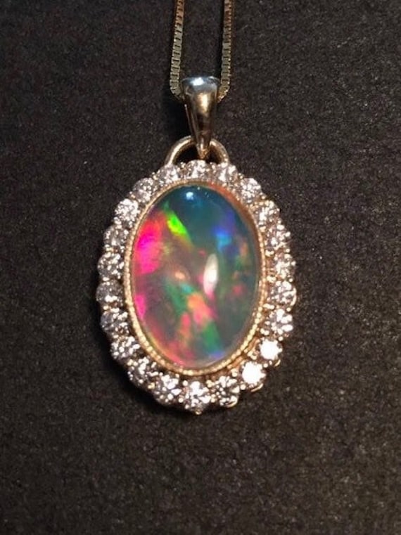 Opal Anhänger von LuisApenJewelry