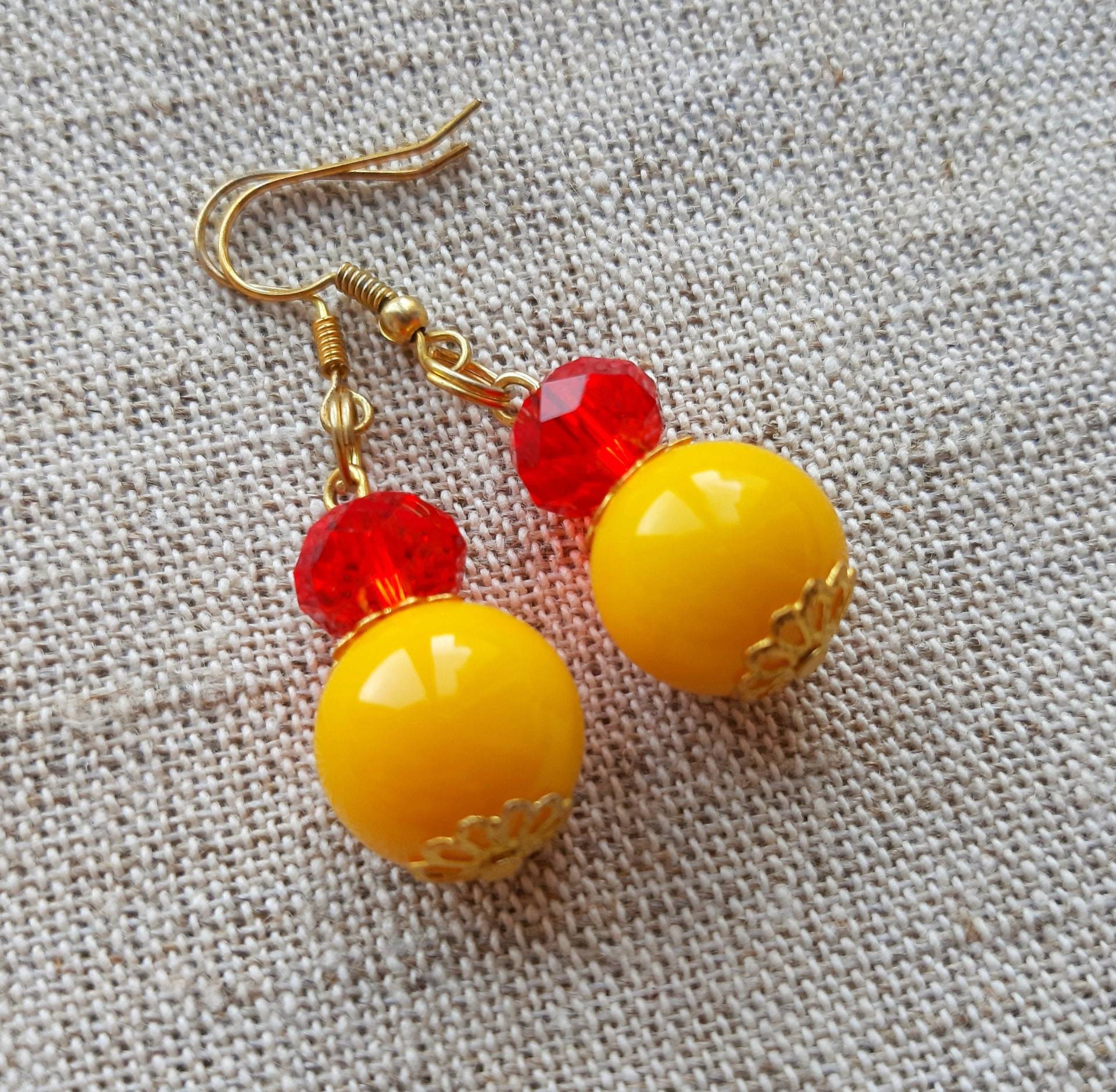 Gelbe Perlenohrringe ~ Runde Tropfen Ohrringe Ohrhänger Kugelohrringe Minimal Handgefertigte Gelbe Perlenohrringe ~ Runde Tropfen Ohrringe Ohrhänger Kugelohrringe Minimal Handgefertigte von LuisaVetta