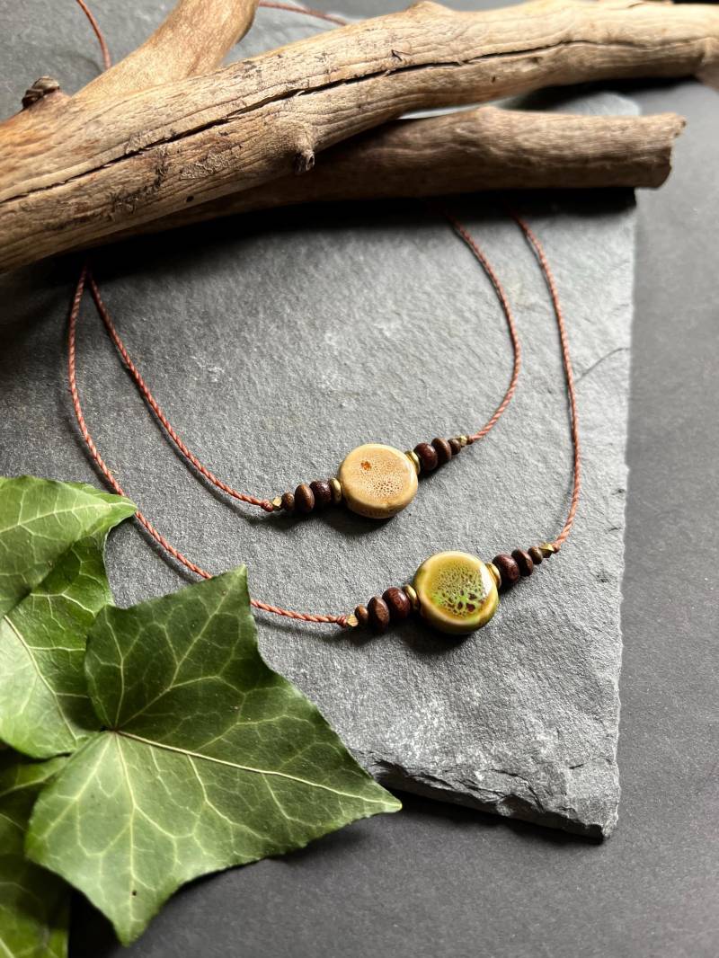 Fußkettchen Makramee Mit Perlen Holz Schmuck Keramikperlen Geschenk Für Freundin Gold Grün Braun Beige Hippie von Luisaskunstatelier