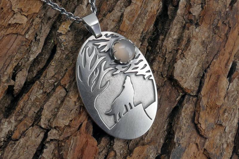 Silber Und Mondstein Wolf Anhänger - Heult Den Mond An Silber Und Mondstein Wolf Anhänger - Heult Den Mond An von LukasCraft