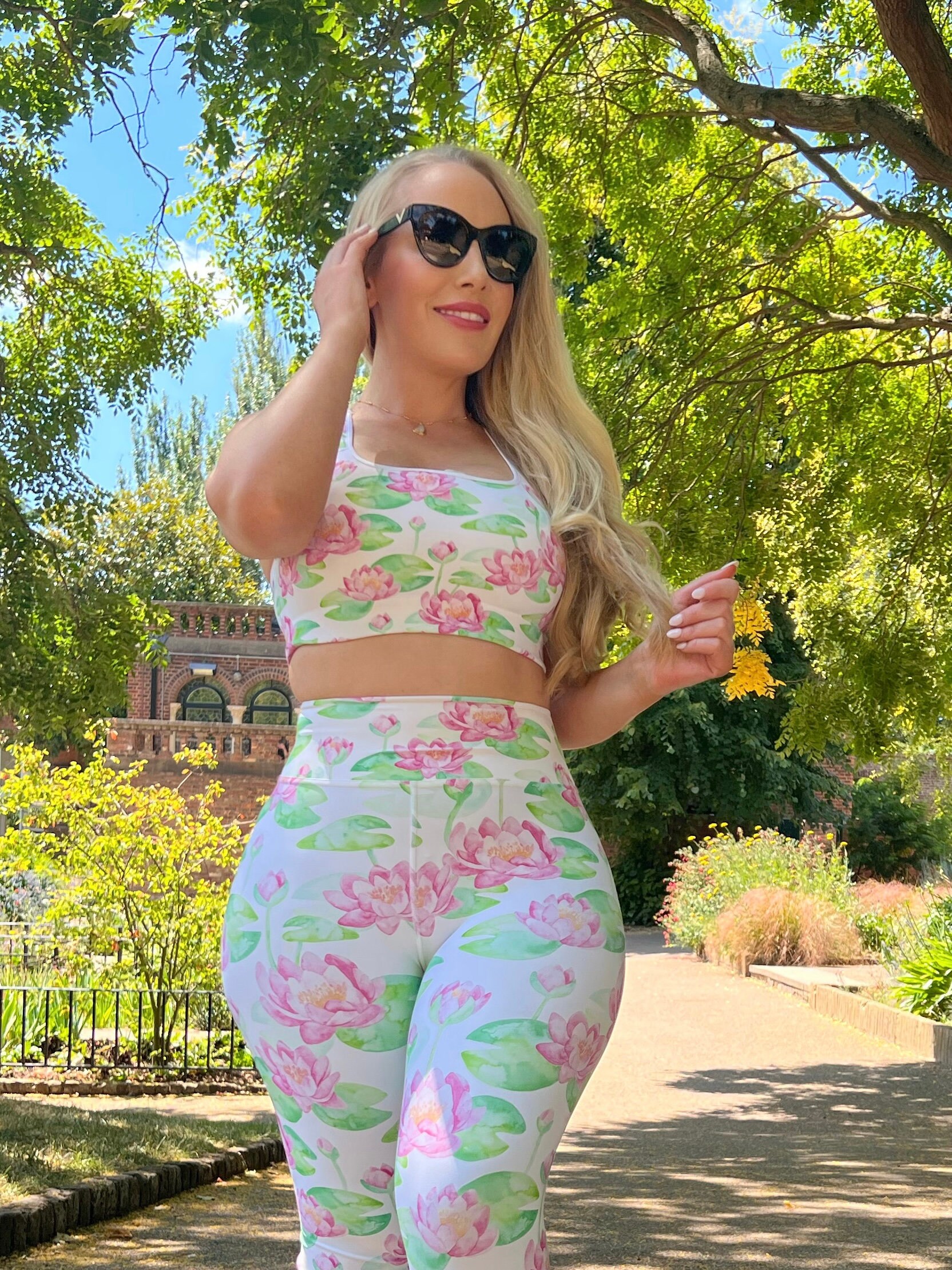 Lotusblüte Leggings, Yoga Gym Activewear High Waisted Leggings von LulaActivewear