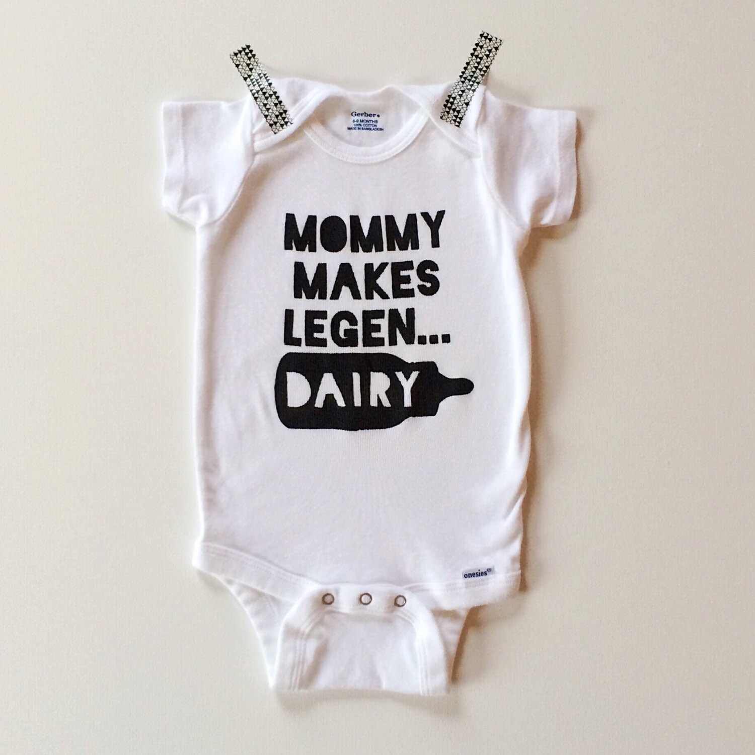 Mama Macht Legen ... Milch Stillhilfe. Stillen Onesie. Unikat Baby Onesie. Stillkleidung. Legendären. Legende von LulaBall