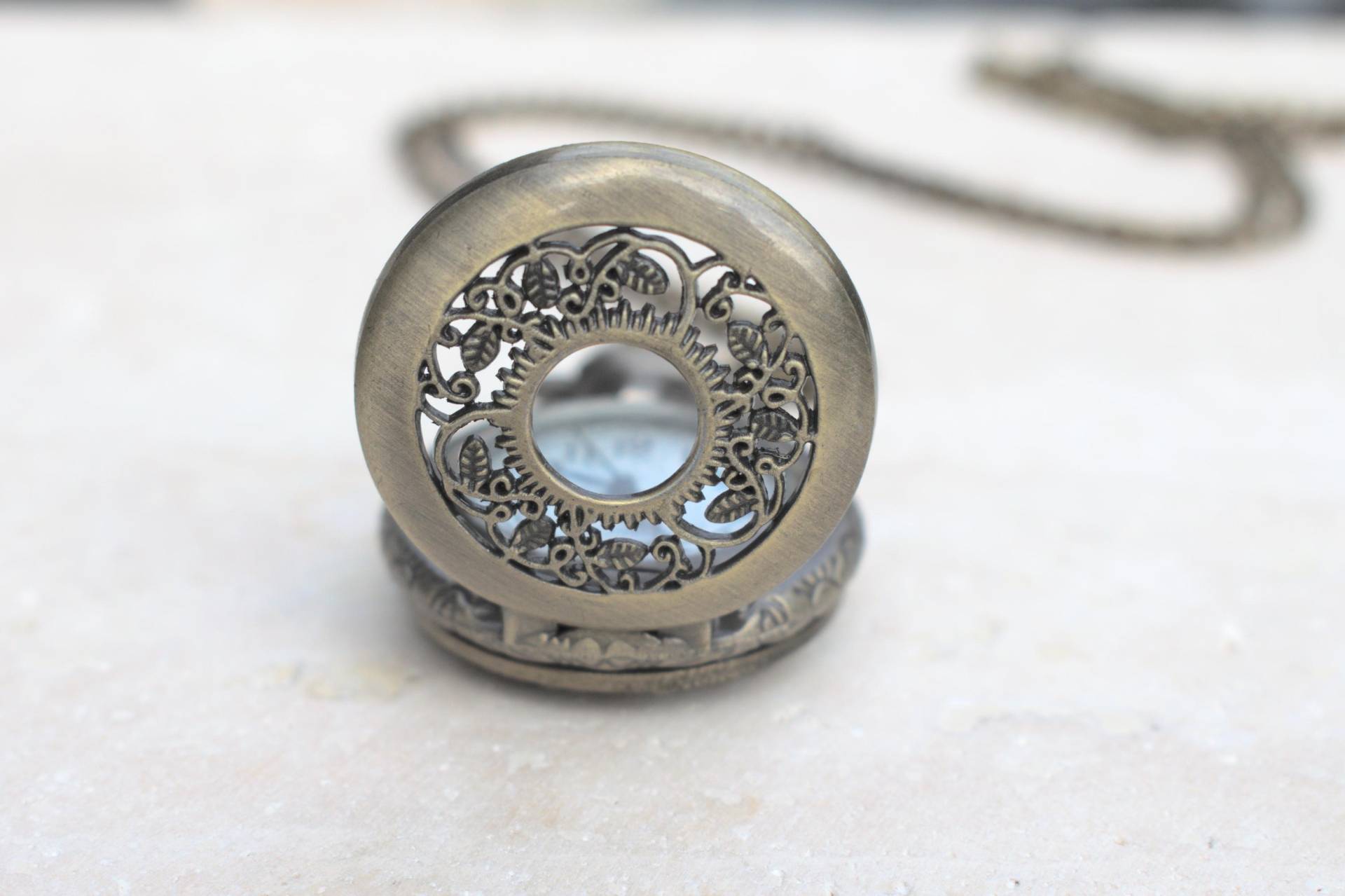 Damen Vintage Kettenuhr in Bronze von Lulanidesign