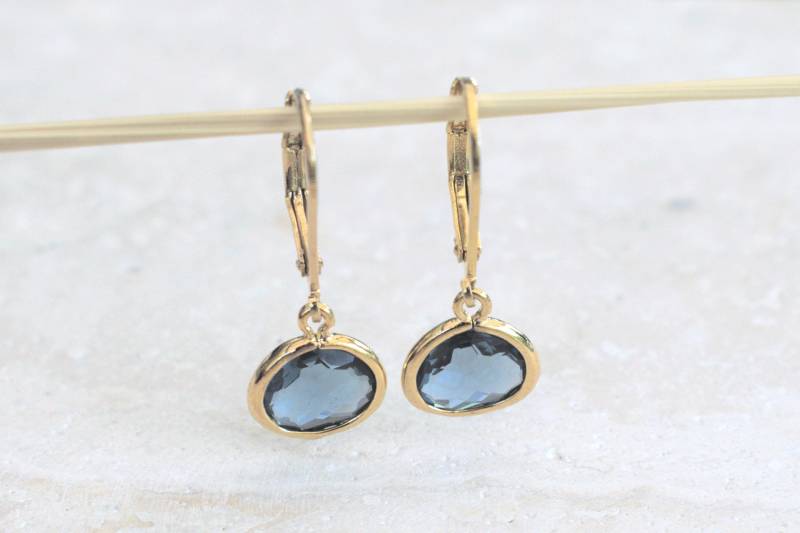 Hängende Goldene Ohrringe Mit Blauem Stein Für Damen von Lulanidesign