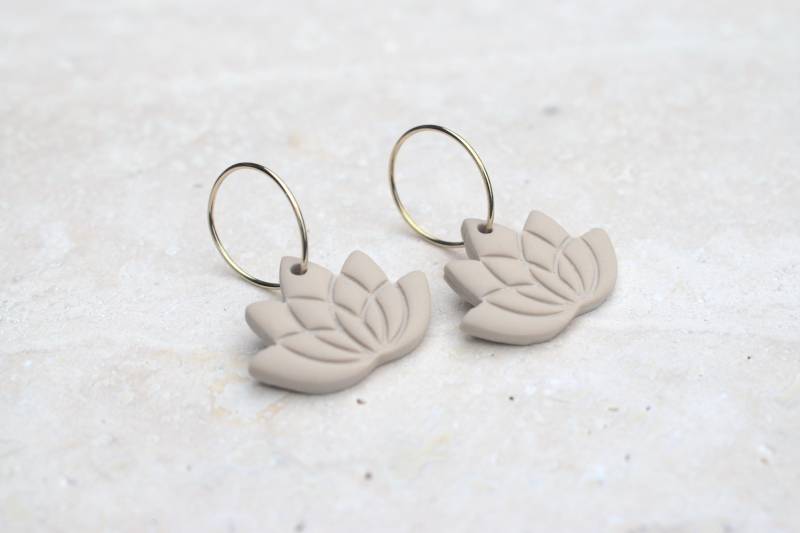 Lotus Ohrringe, Polymer Ton Statement Leichte Handgemachte Creolen Ohrringe von Lulanidesign