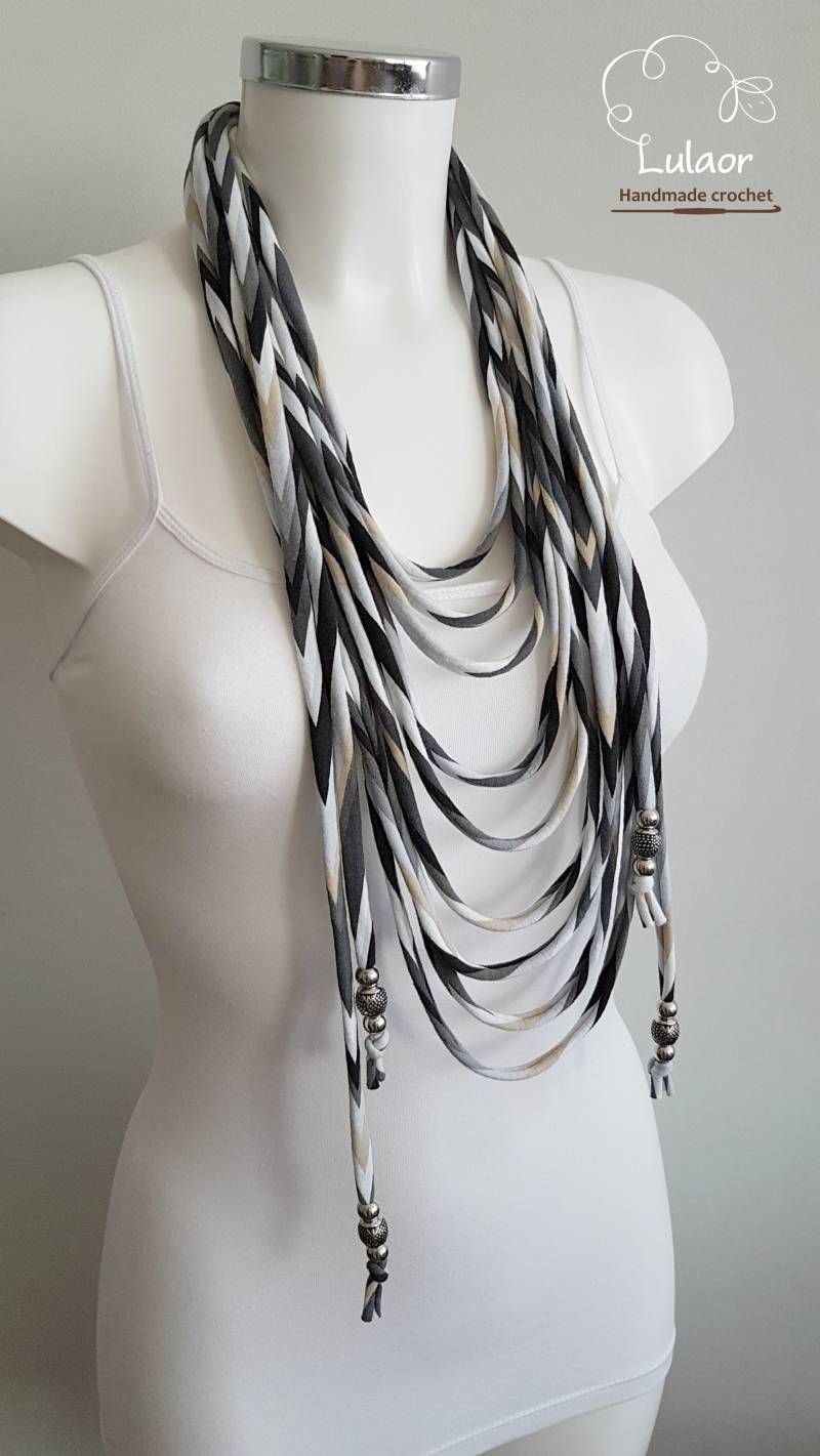 Damen Halskette, Brennender Mann, Stoffkette Schal, Boho Festival Kleidung Stoff Und Perlen, Schwarz Weiß Halskette von Lulaor