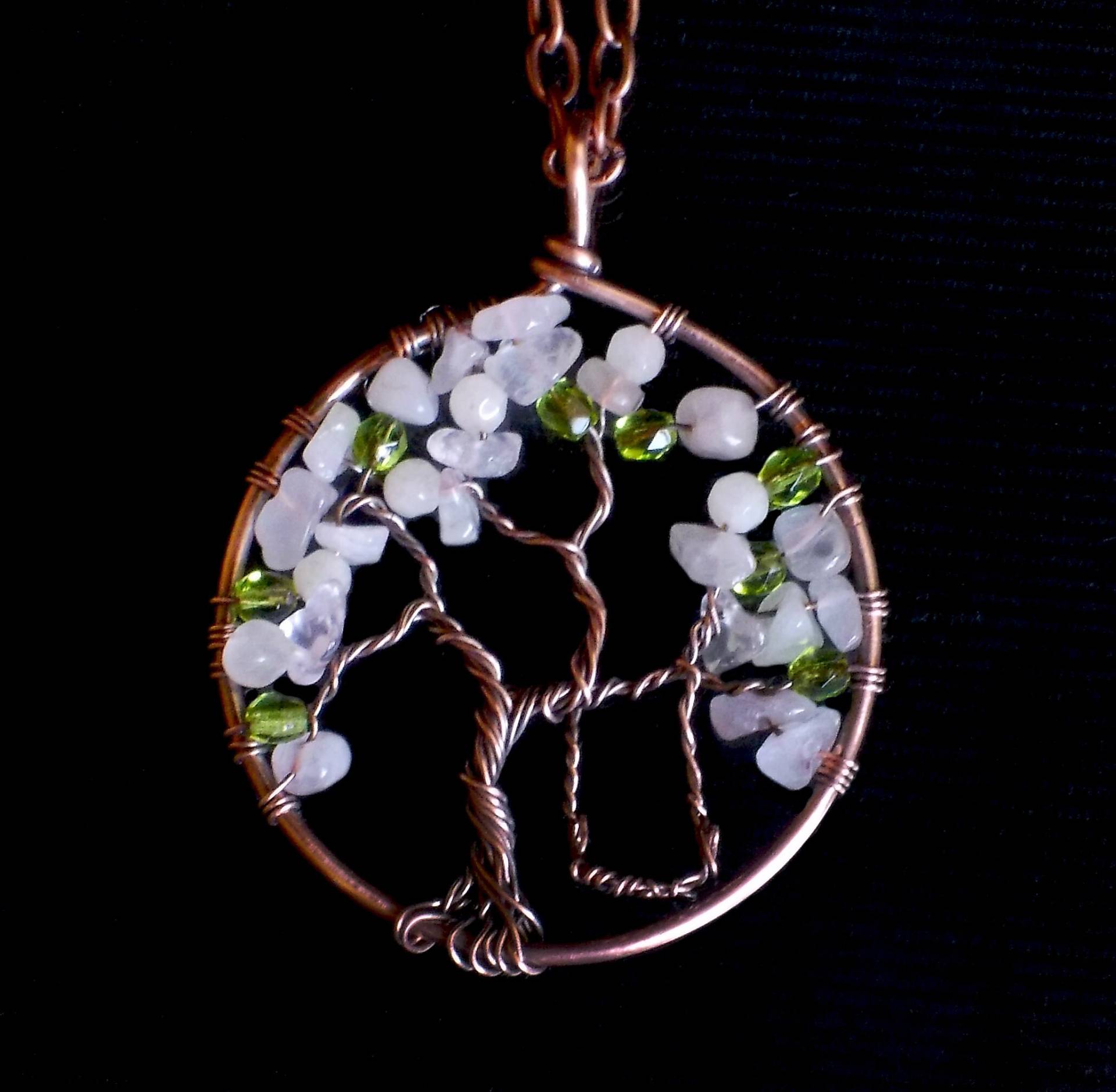 Baum Des Lebens Anhänger Mit Rosenquarz & Peridot Glas Baum Des Lebens Anhänger Mit Rosenquarz & Peridot Glas von LullasJewelry