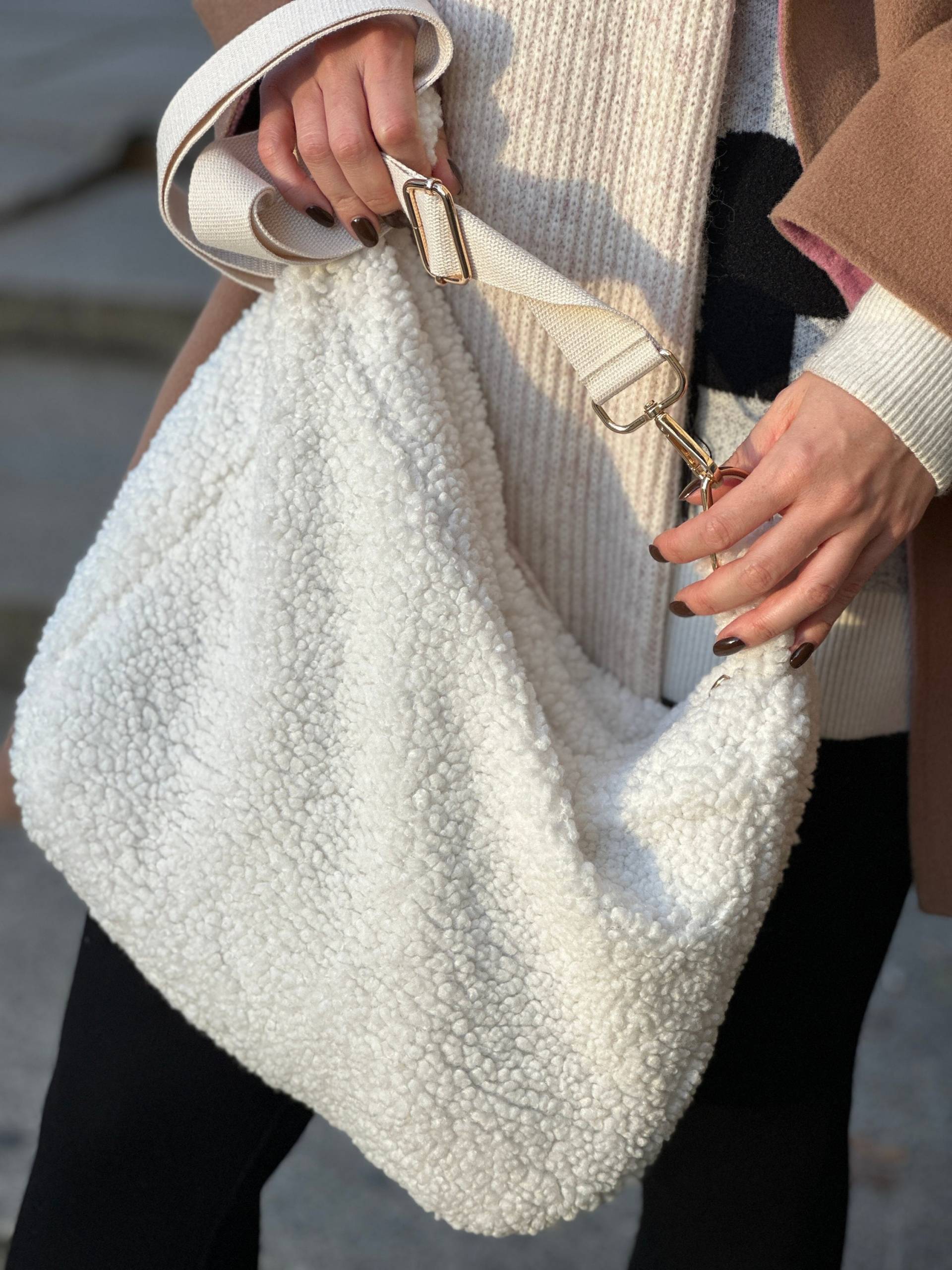 Große Weiche Teddy-Halbmond-Umhängetasche in Weiß Für Damen Mit Langem Riemen, Plüsch-Wintertasche Große Weiche Teddy-Halbmond-Umhängetasche in Weiß Für Damen Mit Langem Riemen, Plüsch-Wintertasche von LuluComfort