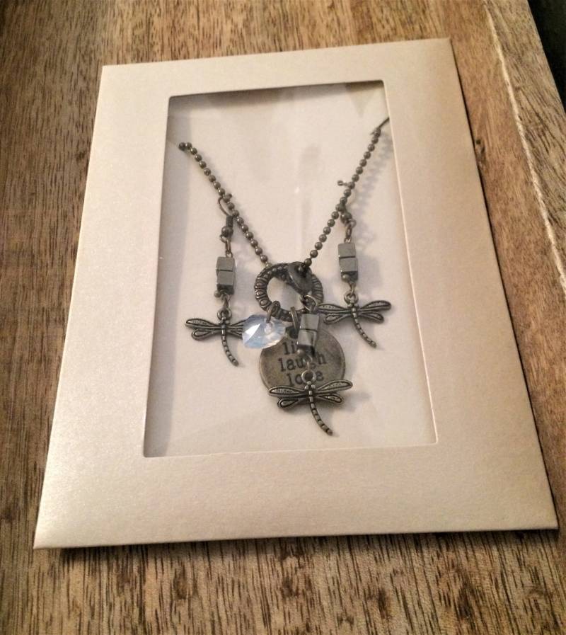 Set; Lange Kette Mit Einer Libelle Wechselanhänger Und Ohrringe, Multi Halskette, Anhängern von LuluFrankfurt