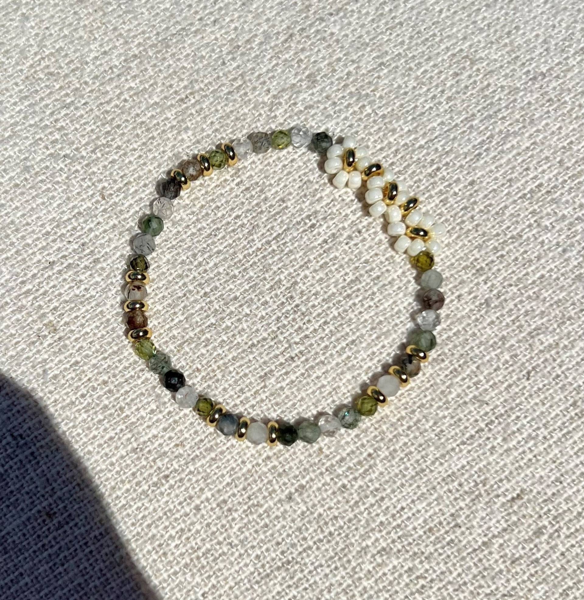 Luluetmoibrand ~ Frühling | Gänseblümchen-Armband Glasperlen Luluetmoibrand ~ Frühling | Gänseblümchen-Armband Glasperlen von LuluetmoiBrand