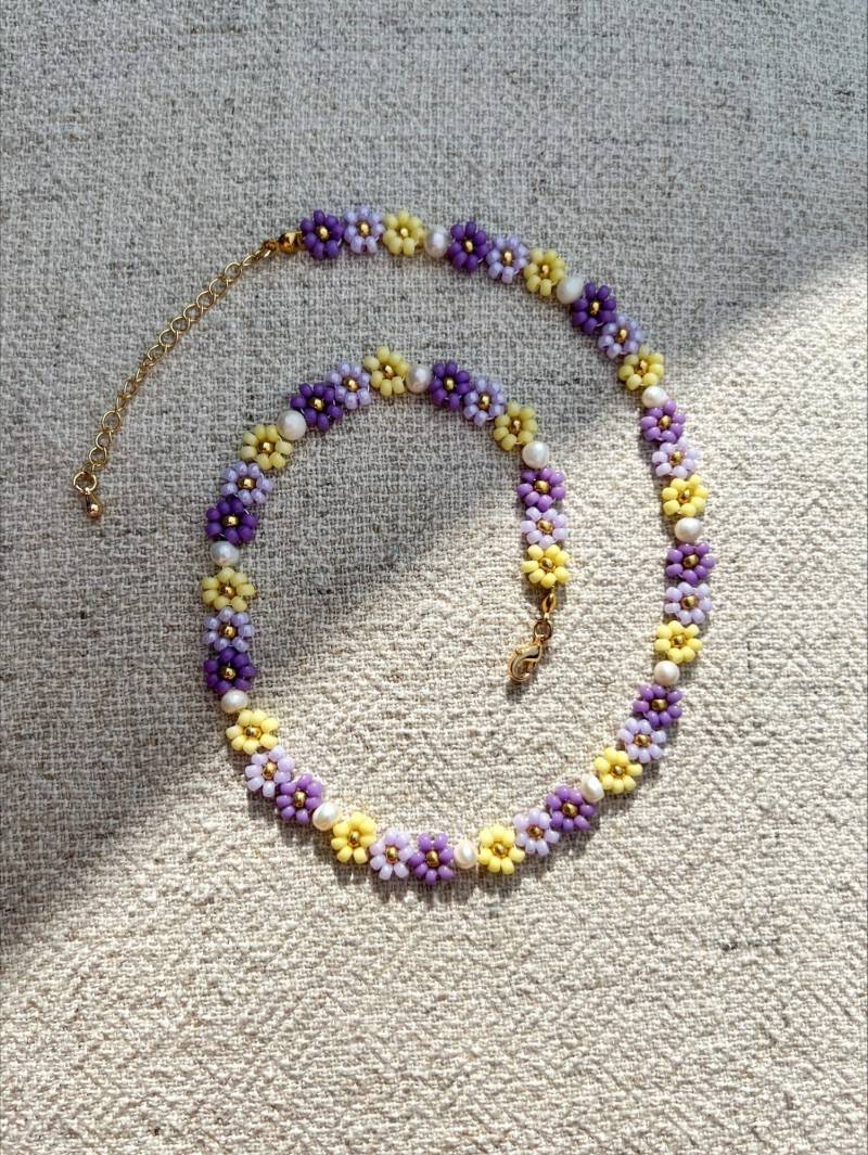 Luluetmoibrand ~ Marge | Gänseblümchen-Halskette Süßwasserperlen Halsband Trendige Farbe Luluetmoibrand ~ Marge | Gänseblümchen-Halskette Süßwasserperlen Halsband Trendige Farbe von LuluetmoiBrand