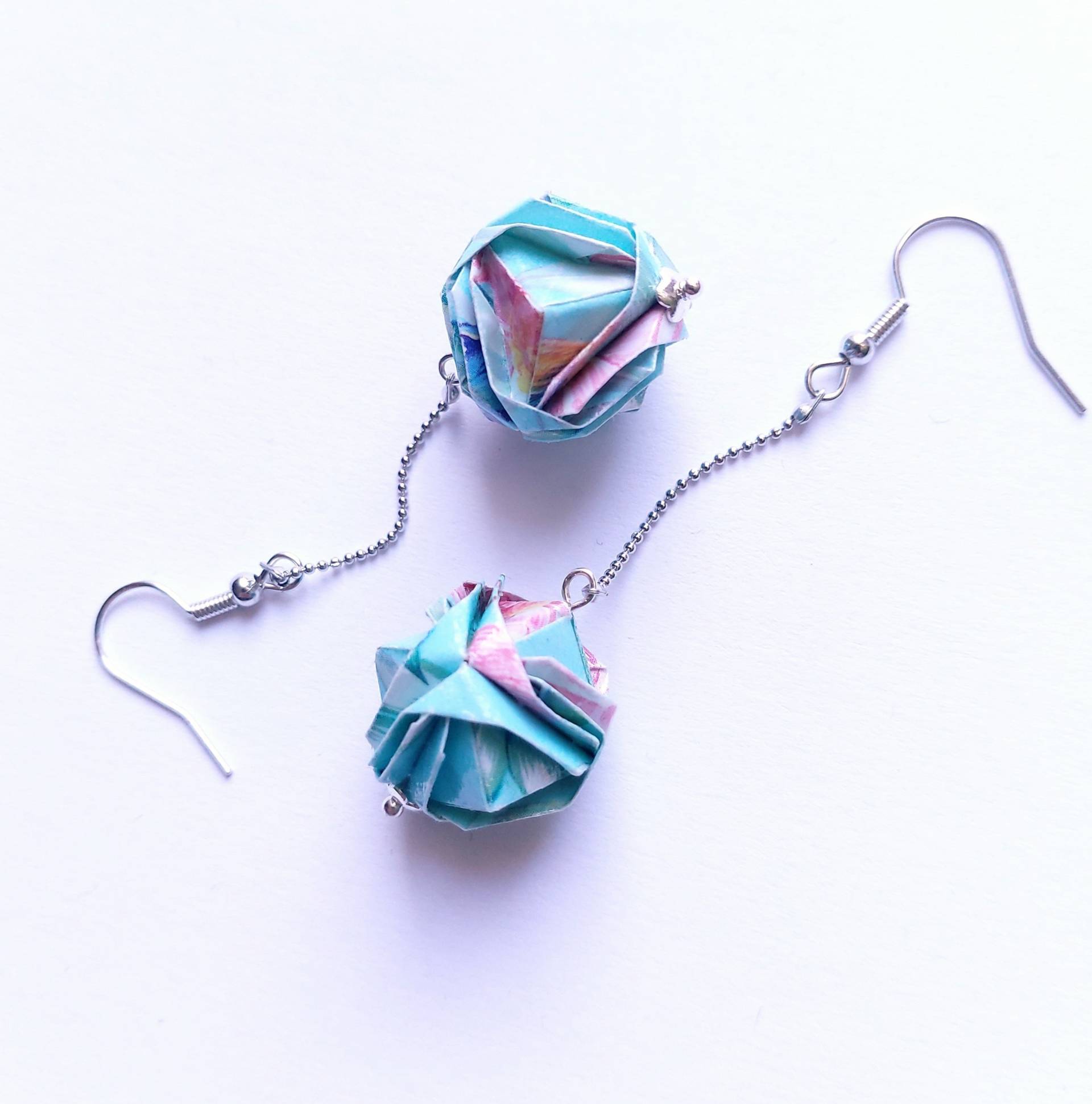 Kleine Origami Kusudama Ohrringe Aus Papier Für Allen Anlass Kleine Origami Kusudama Ohrringe Aus Papier Für Allen Anlass von Lululeoschmuck