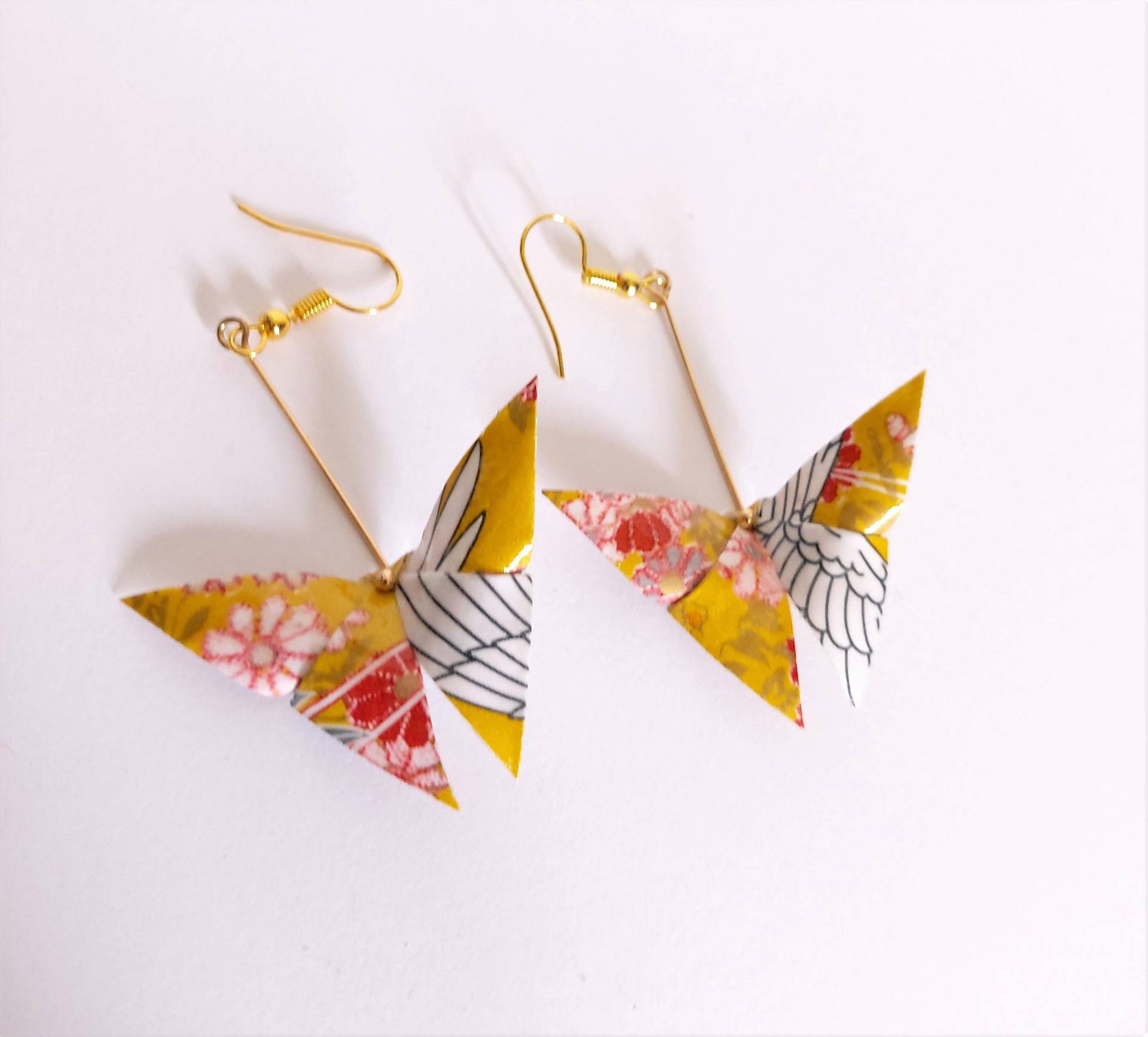 Origami Schmetterling Ohrringe Aus Papier Für Allen Anlass Origami Schmetterling Ohrringe Aus Papier Für Allen Anlass von Lululeoschmuck