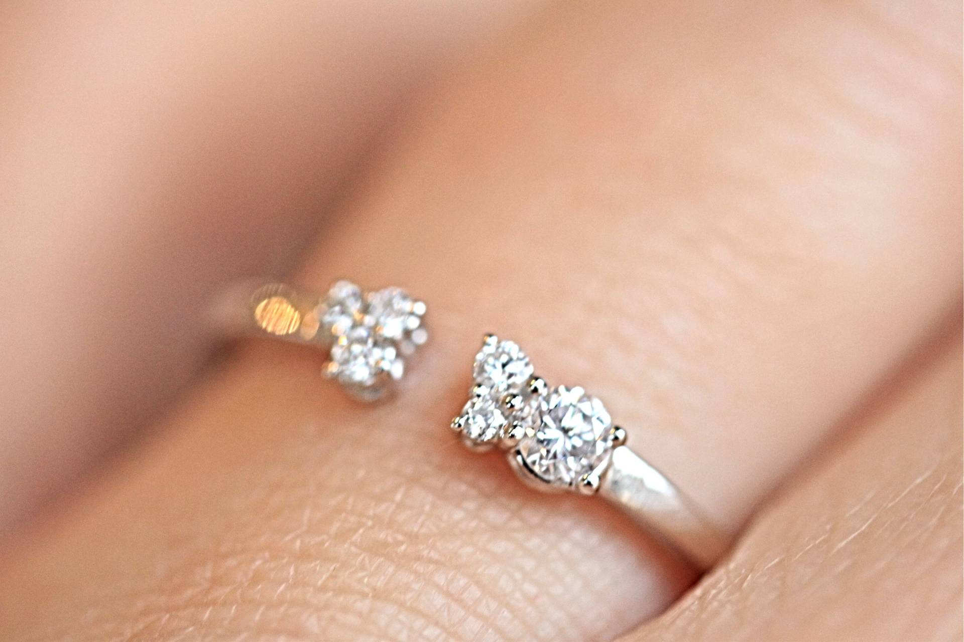 Cluster Natürlicher Diamant Stapelring Aus Massivem 14Kt Gold Mit Offener Mitte von LulusLatest