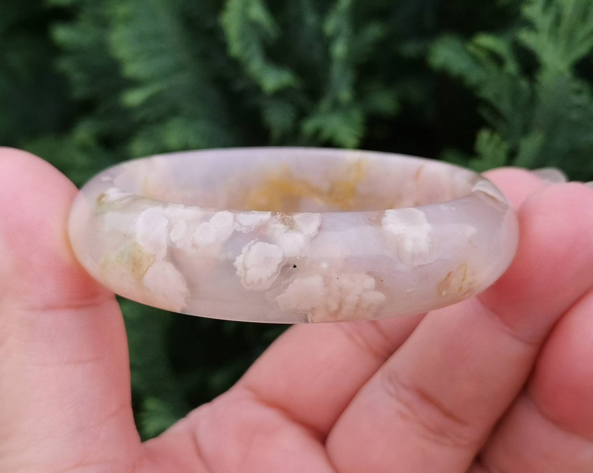 51, 5 Mm | Einzigartige Blume/Sakura Achat Chalcedon Armreif Im Angebot 51, 5 Mm | Einzigartige Blume/Sakura Achat Chalcedon Armreif Im Angebot von LulusTwinklingSky